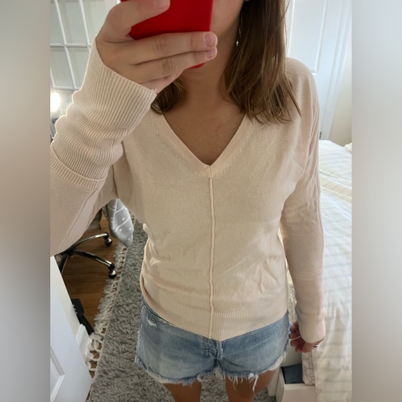 Michael Stars, light pink cotton v-neck sweater, S - Picture 2 of 4